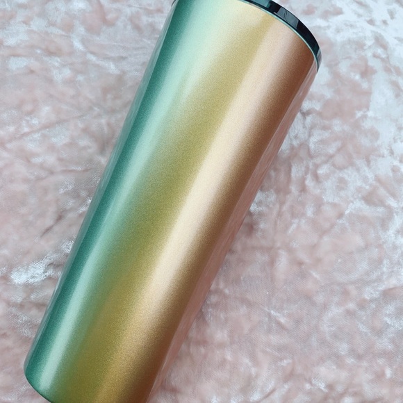 Starbucks ombré 🌈rainbow tumbler - Picture 4 of 5